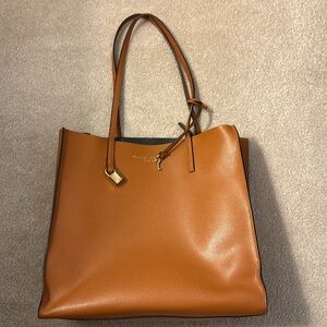 Marc Jacobs Tan Leather Tote Classic Design